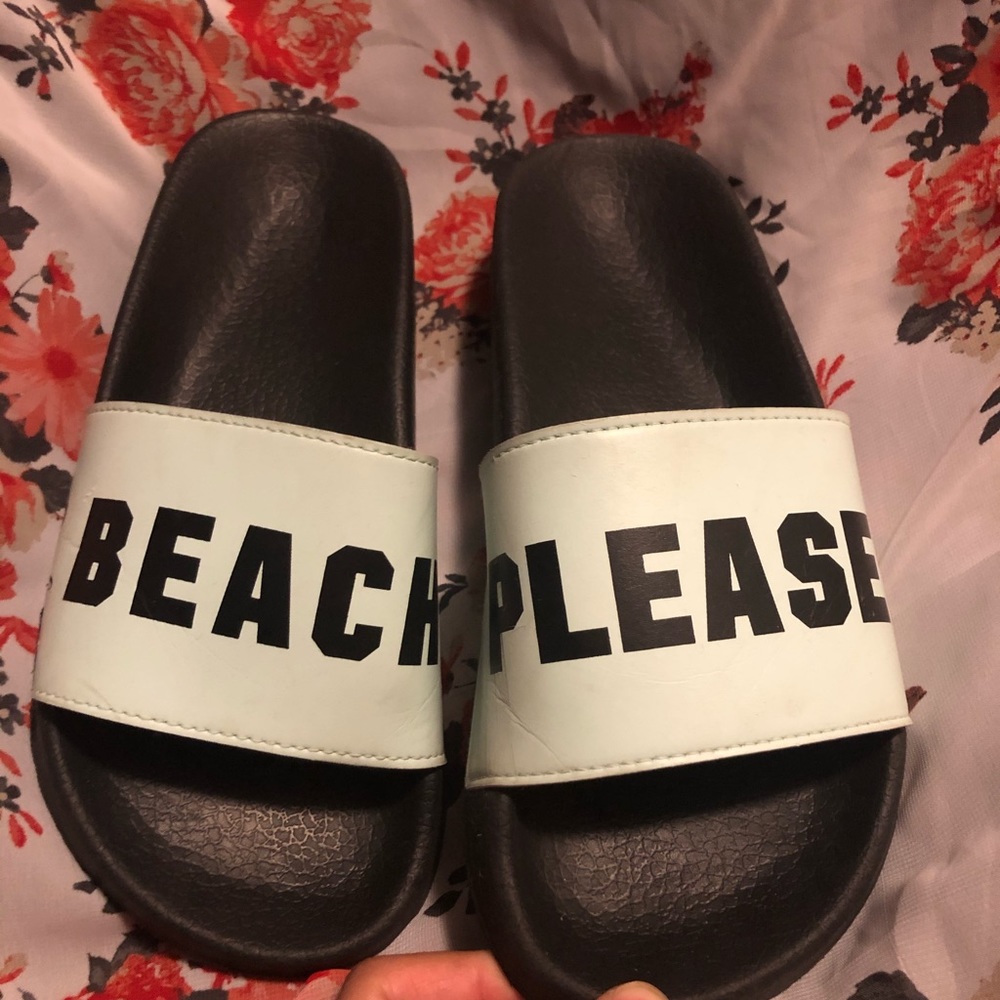 “Beach Please” slides from PINK